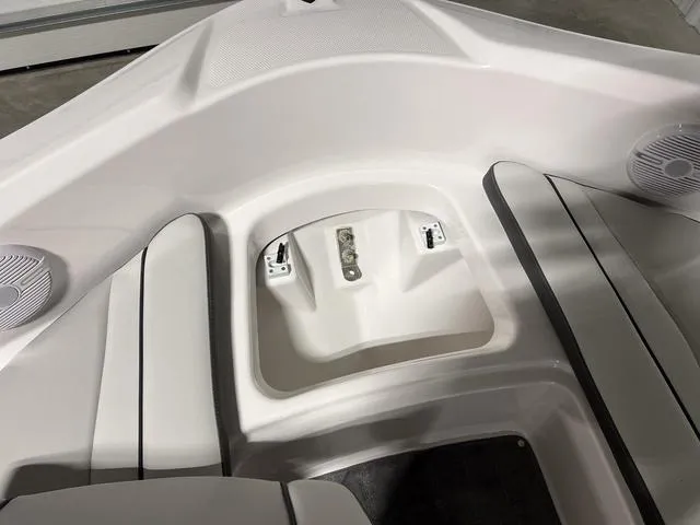 Slide: The Image of Yamaha AR190 2025 - 19