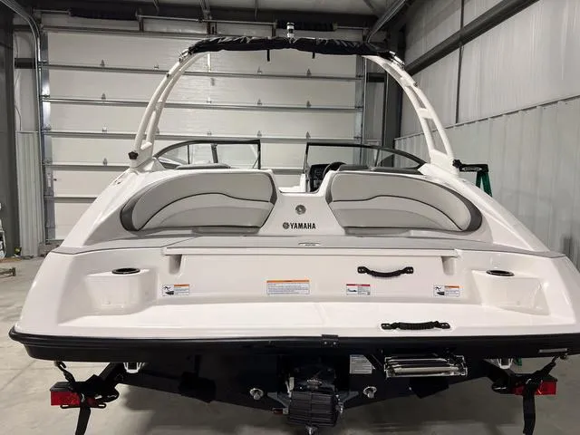 Slide: The Image of Yamaha AR190 2025 - 4