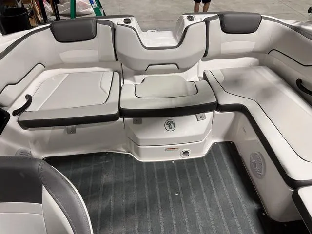 Slide: The Image of Yamaha AR190 2025 - 6