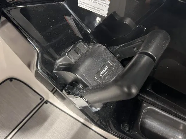 Slide: The Image of Yamaha AR220 2025 - 16