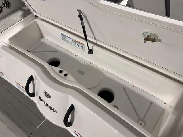 Slide: The Image of Yamaha AR220 2025 - 7