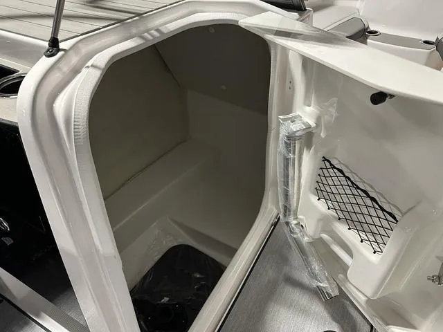 Slide: The Image of Yamaha AR250 2025 - 18