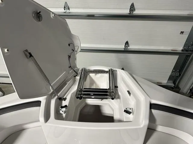 Slide: The Image of Yamaha AR250 2025 - 24