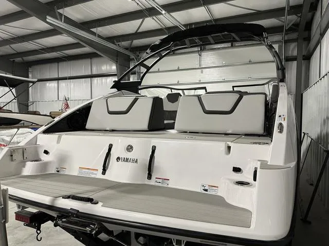 Slide: The Image of Yamaha AR250 2025 - 5