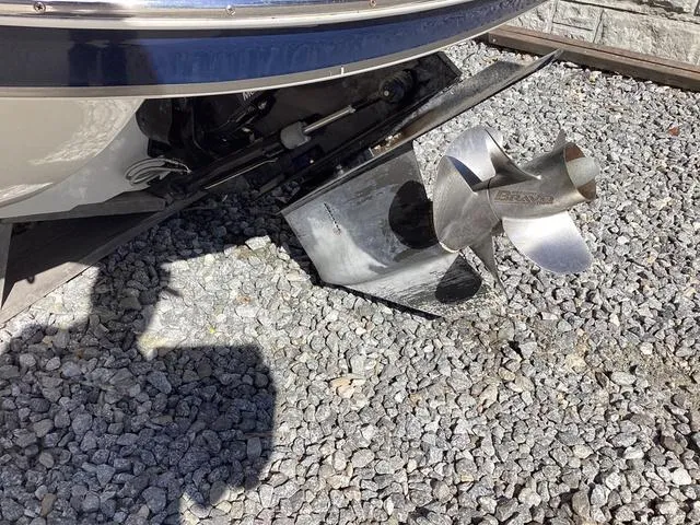 Slide: The Image of Stingray 215LR 2014 - 5