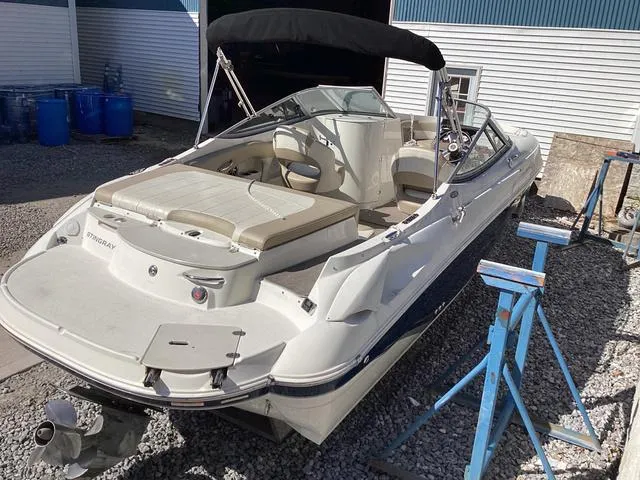 Slide: The Image of Stingray 215LR 2014 - 8