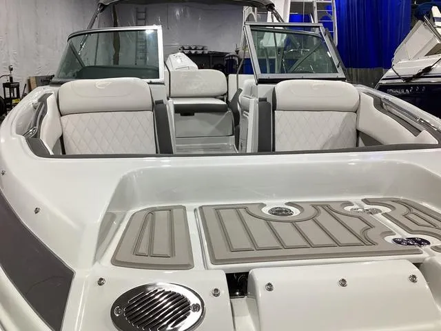 Slide: The Image of Crownline Boats E220 XS 2024 - 9