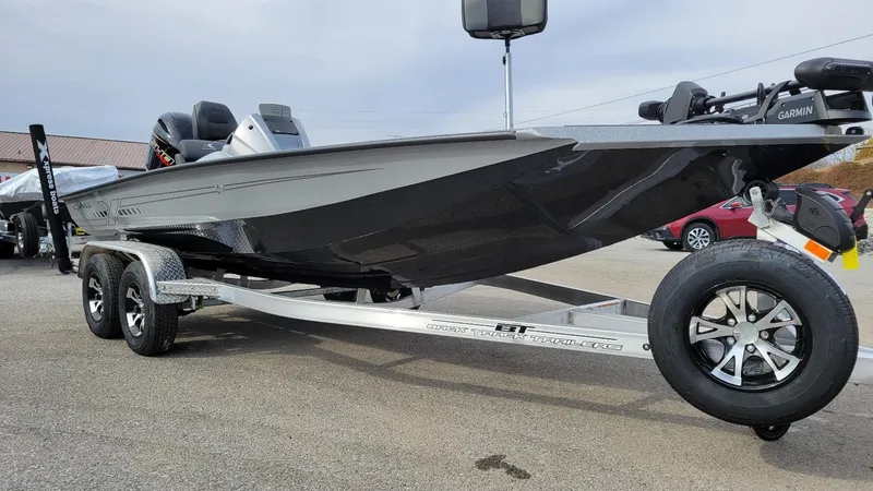 Slide: The Image of 2025 Xpress X19 Pro boat with Yamaha Vmax 175, on trailer, in stock. - 3