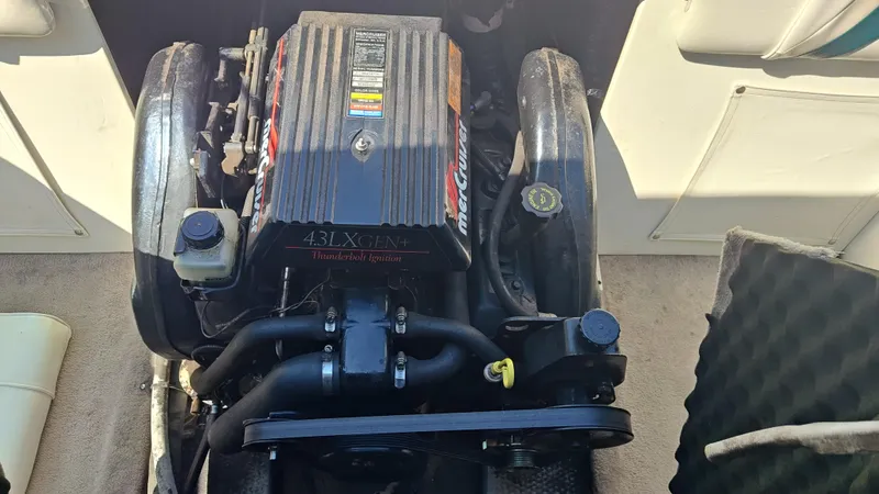 Slide: The Image of 1997 Rinker Festiva 212 boat engine, MerCruiser 4.3LX GEN+, Thunderbolt Ignition system. - 14