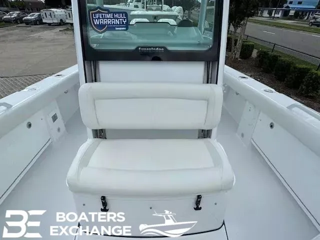 Slide: The Image of Everglades 273 Center Console 2025 - 10