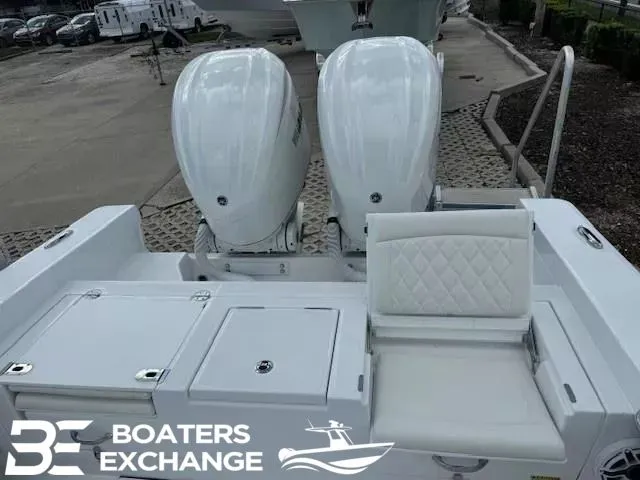 Slide: The Image of Everglades 273 Center Console 2025 - 4