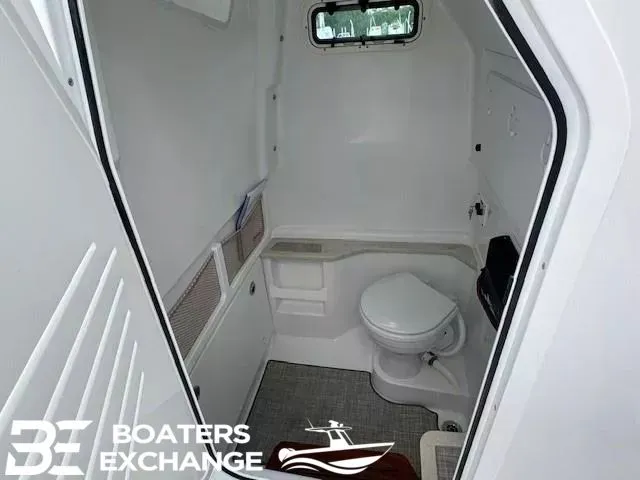 Slide: The Image of Everglades 273 Center Console 2025 - 8