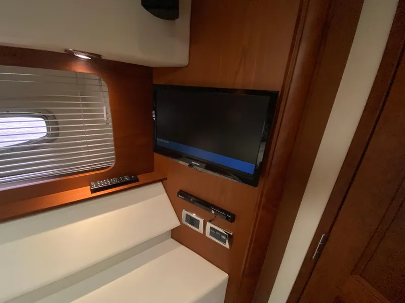 Slide: The Image of Sea Ray 580 Sundancer 2013 - 68
