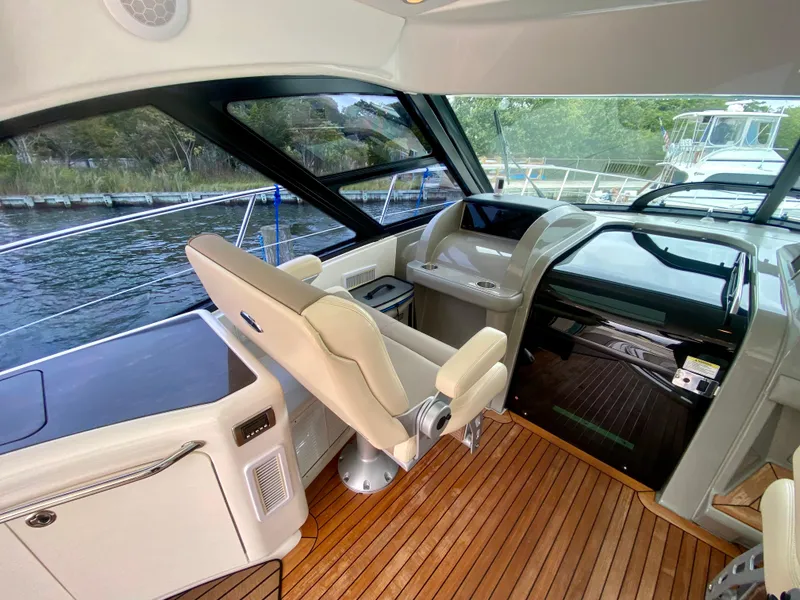 Slide: The Image of Sea Ray 580 Sundancer 2013 - 51