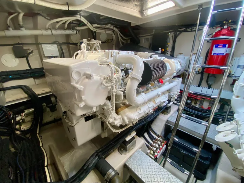 Slide: The Image of Sea Ray 580 Sundancer 2013 - 83