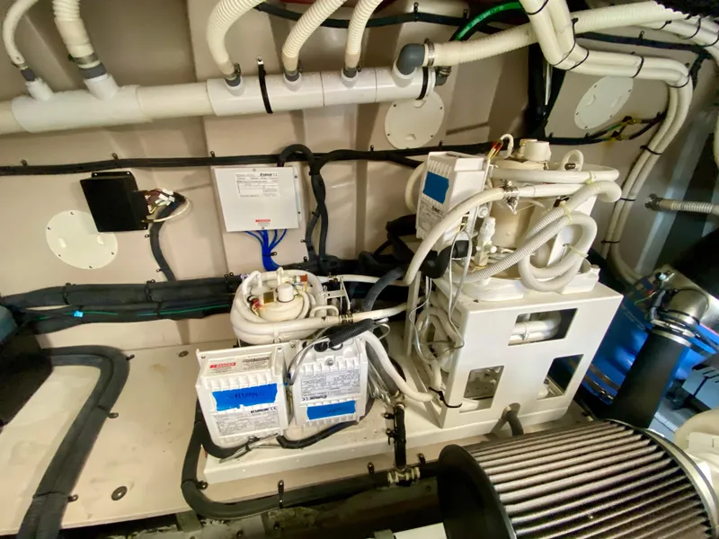 Slide: The Image of Sea Ray 580 Sundancer 2013 - 89