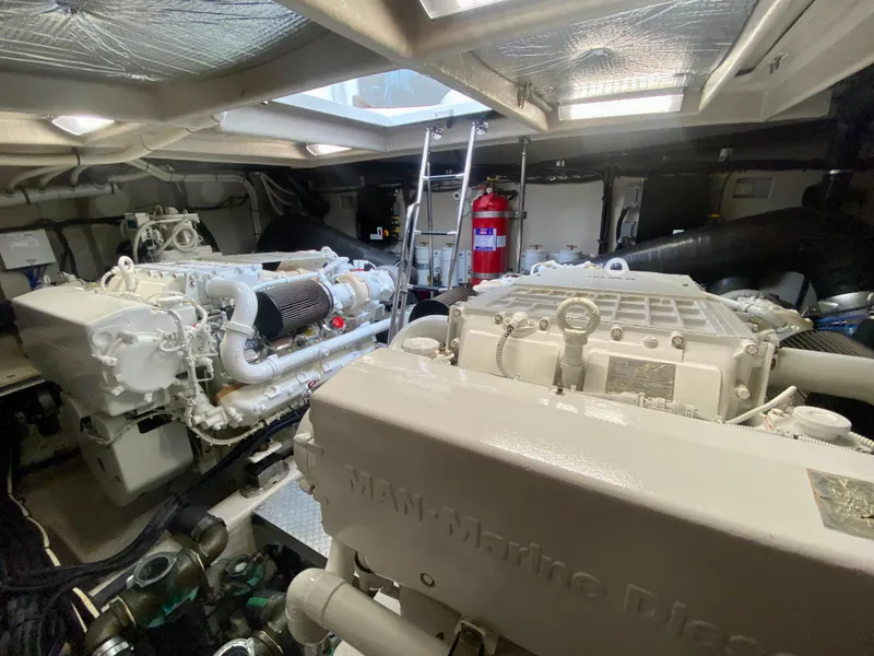 Slide: The Image of Sea Ray 580 Sundancer 2013 - 84