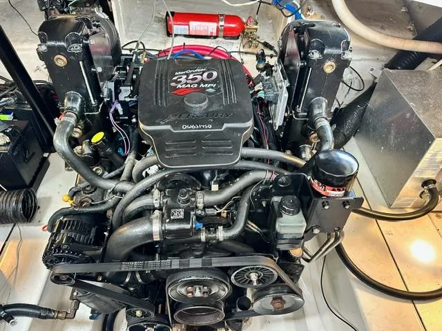 Slide: The Image of MerCruiser 350 MAG MPI engine in 2006 Sea Ray 260 Sundancer boat. - 13