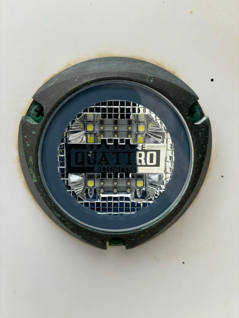 Slide: The Image of Quattro LED light on 2017 Pro-Line 23 Sport boat. - 12