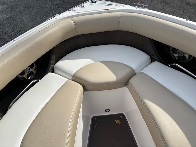 Slide: The Image of Regal BOWRIDER 2300 2012 - 13