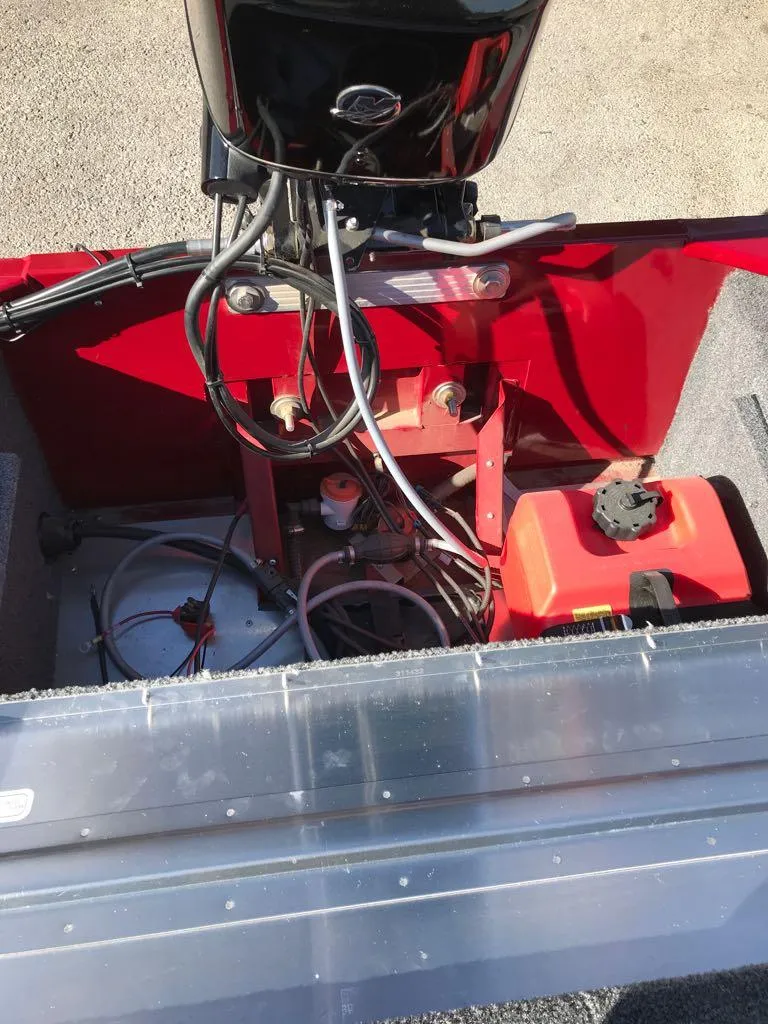 Slide: The Image of 2025 Tracker Bass Tracker Classic XL with Mercury outboard at Bass Pro Shops. - 7