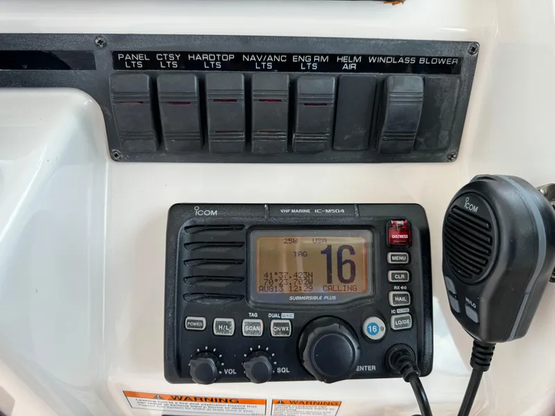 Slide: The Image of icom vhf - 30