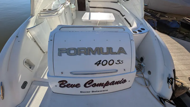 Slide: The Image of 2007 Formula 400SS boat interior, white seating, docked in Dover, Delaware. - 6