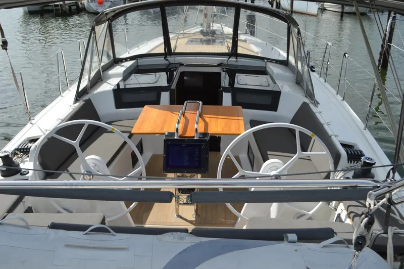 Slide: The Image of Hanse 418 - Cockpit Looking Forward w/ Cushions - 17