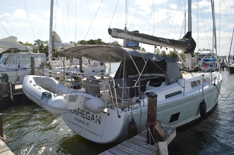 Slide: The Image of Hanse 418 - Stbd. Aft Quarter - 3