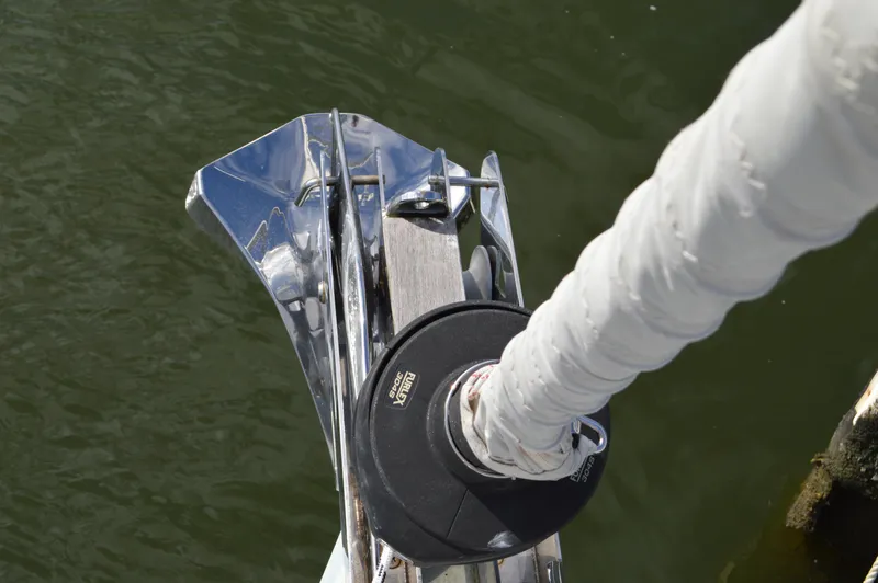 Slide: The Image of Hanse 418 - Anchor and Roller Furler - 33