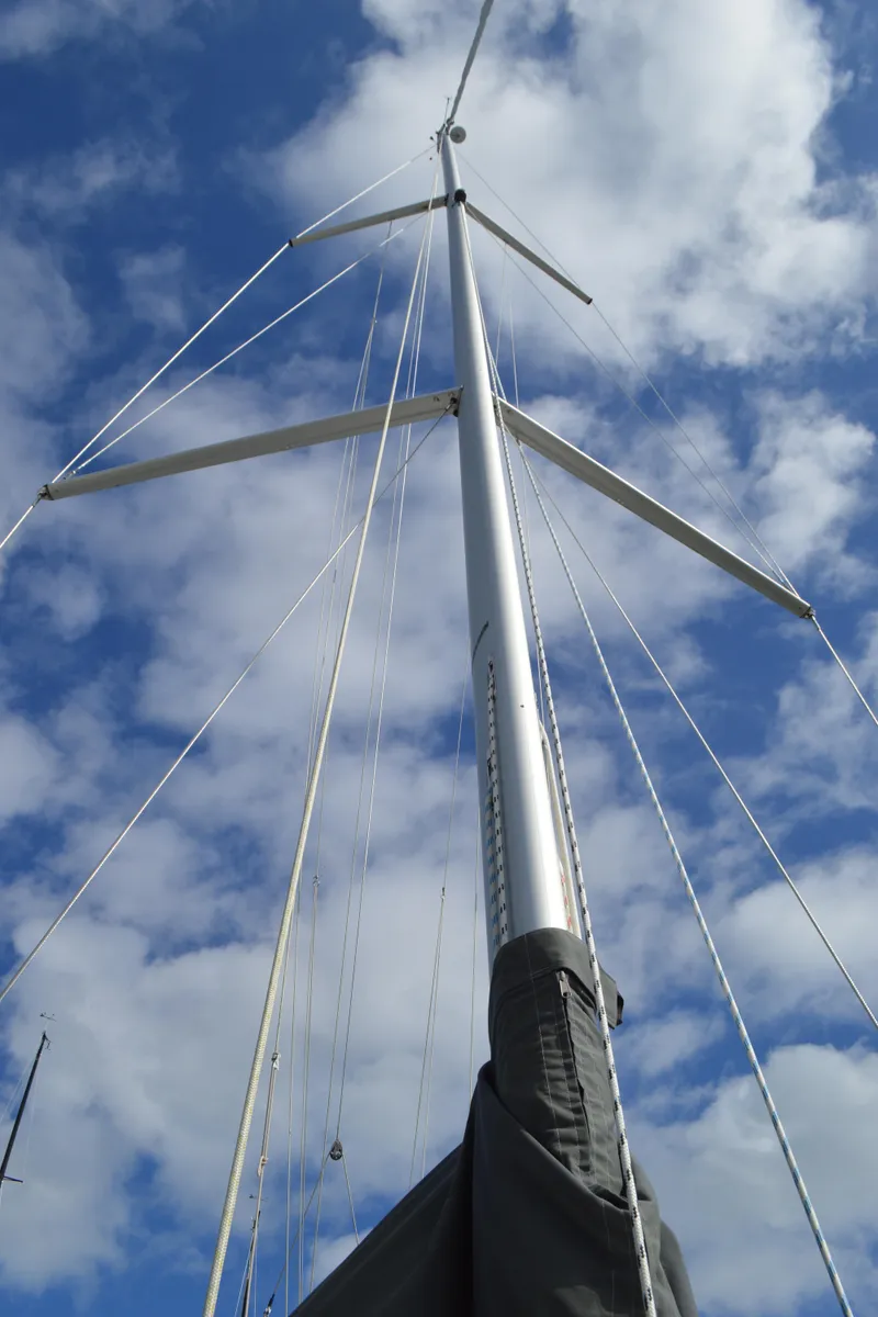 Slide: The Image of Hanse 418 - Mast - 38
