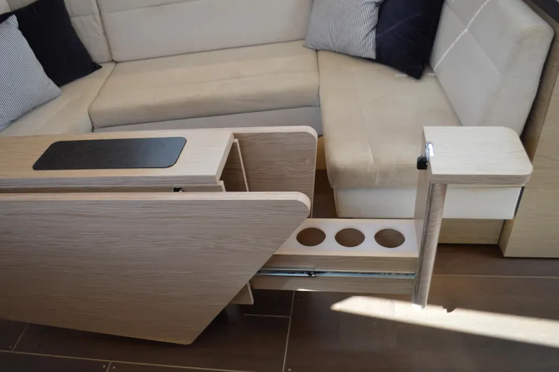 Slide: The Image of Hanse 418 - Wine Storage (2) - 50