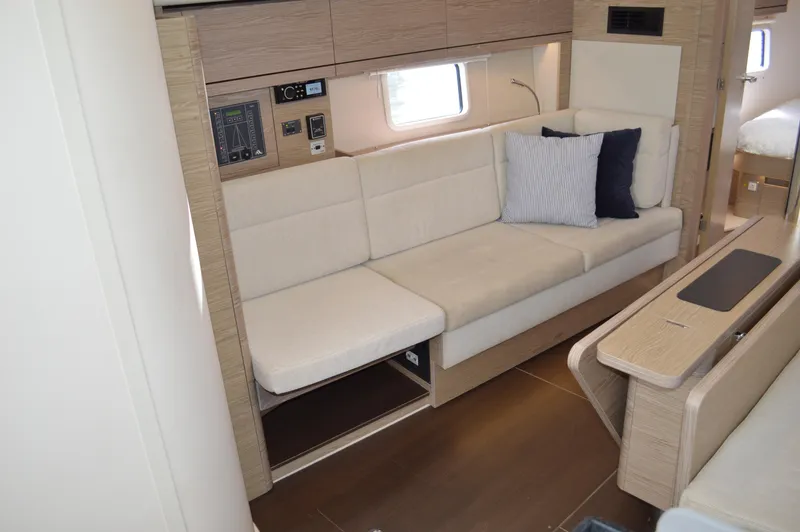 Slide: The Image of Hanse 418 - Port Side Settee Converted - 55