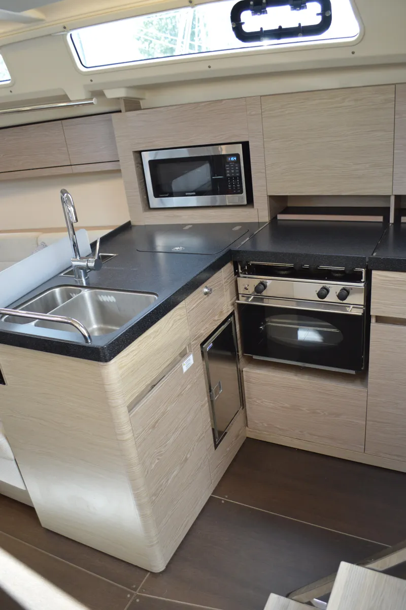 Slide: The Image of Hanse 418 - Galley (2) - 58