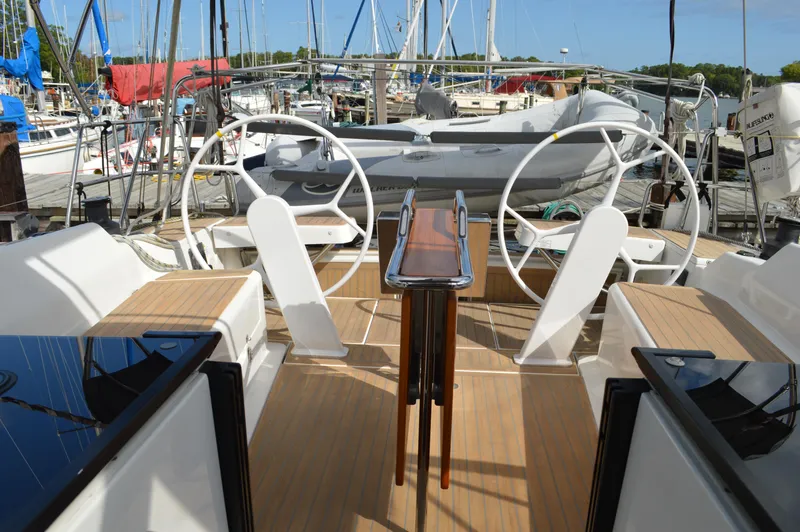 Slide: The Image of Hanse 418 - Cockpit Looking Aft - 6