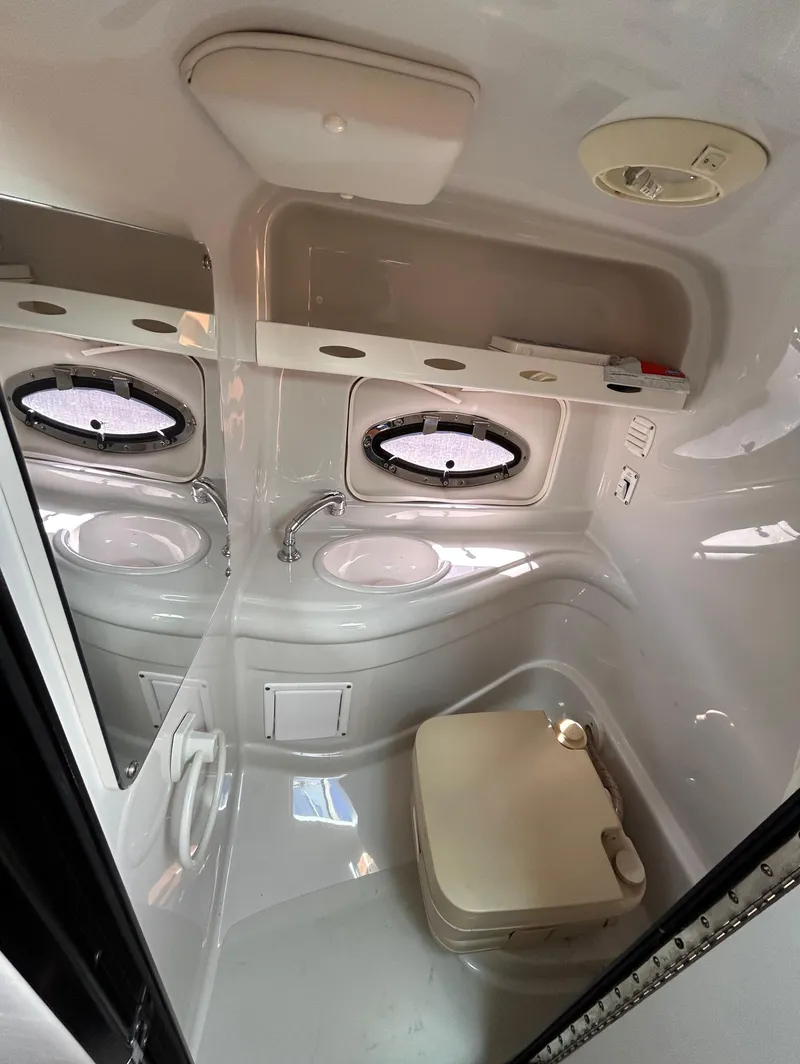 Slide: The Image of Crownline Boats 255 CCR 2007 - 50