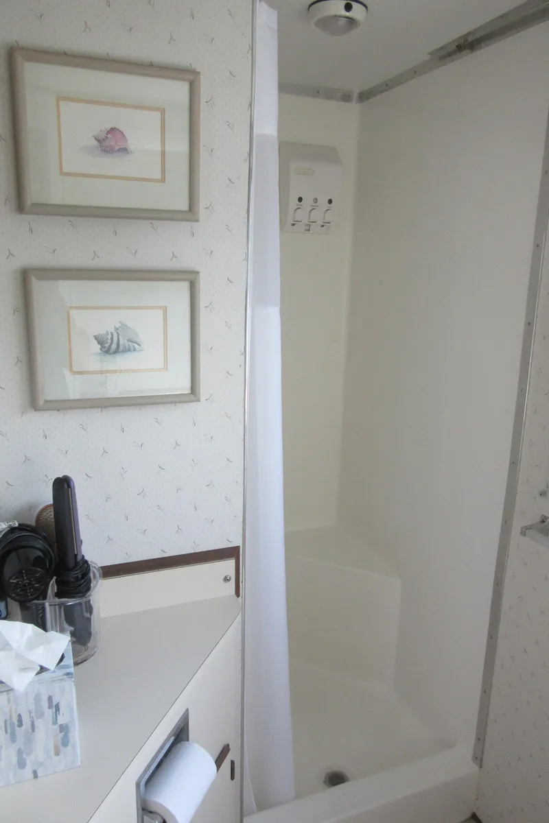 Slide: The Image of Gibson 44 Classic 1995 - 50