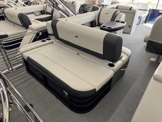 Slide: The Image of Luxurious seating on 2025 Starcraft EXS 3 Q boat, featuring modern design and comfort. - 17