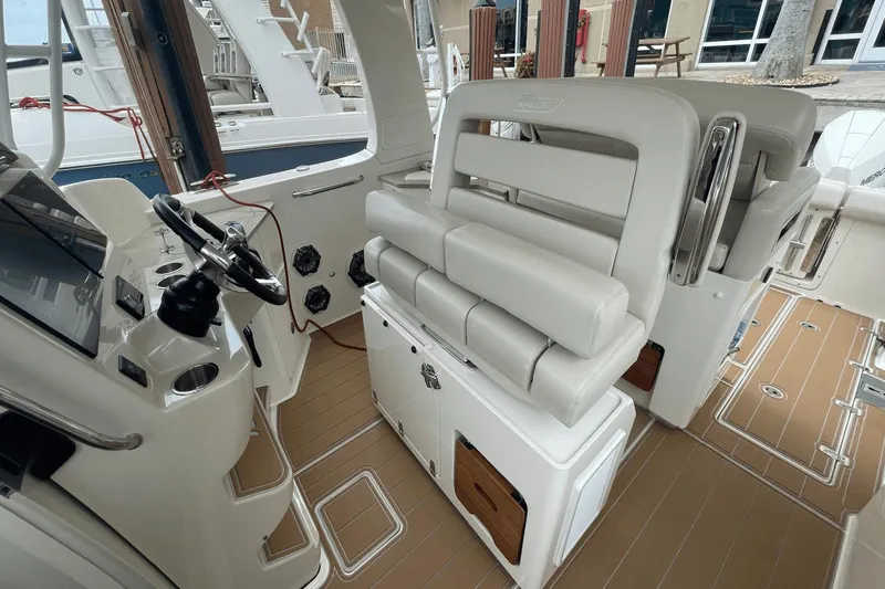 Slide: The Image of Boston Whaler 350 Realm 2020 - 21