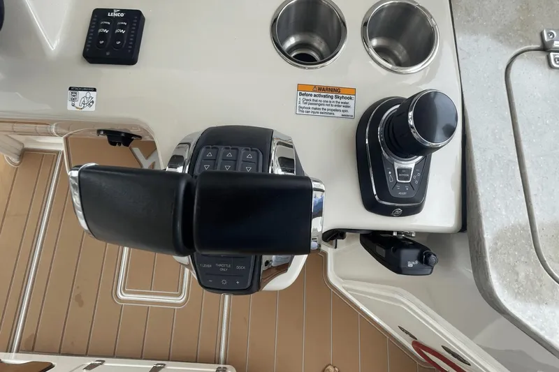 Slide: The Image of Boston Whaler 350 Realm 2020 - 25