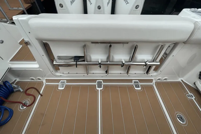 Slide: The Image of Boston Whaler 350 Realm 2020 - 36