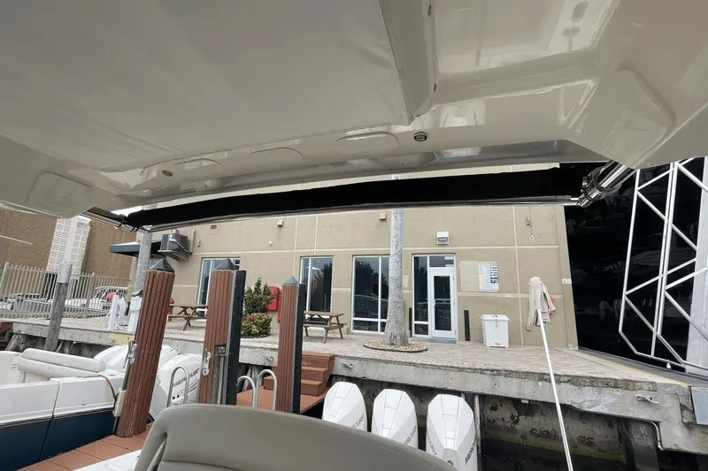 Slide: The Image of Boston Whaler 350 Realm 2020 - 44