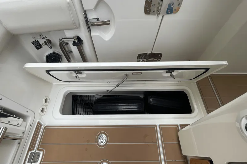 Slide: The Image of Boston Whaler 350 Realm 2020 - 48