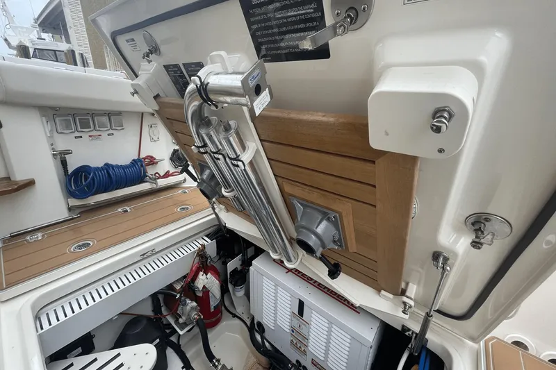 Slide: The Image of Boston Whaler 350 Realm 2020 - 55