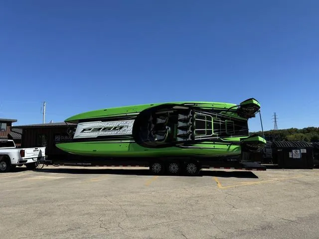 Slide: The Image of Performance Powerboats P360 2025 - 12