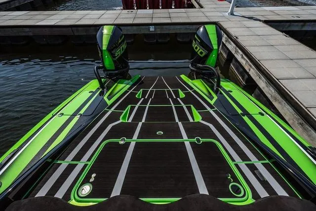 Slide: The Image of Performance Powerboats P360 2025 - 16