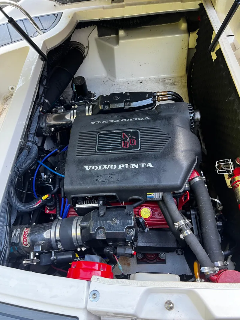 Slide: The Image of Volvo 5.7 Litre - 8