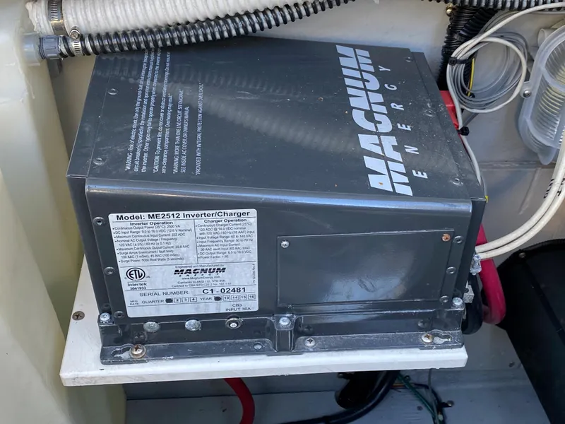 Slide: The Image of Meridian 411 Sedan 2003 - 72