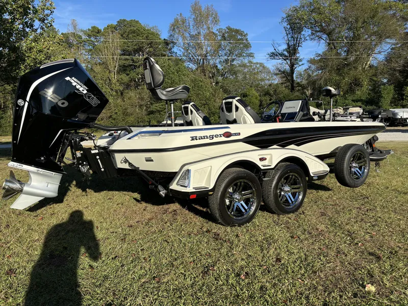 Slide: The Image of Ranger Z520RC 2025 - 10