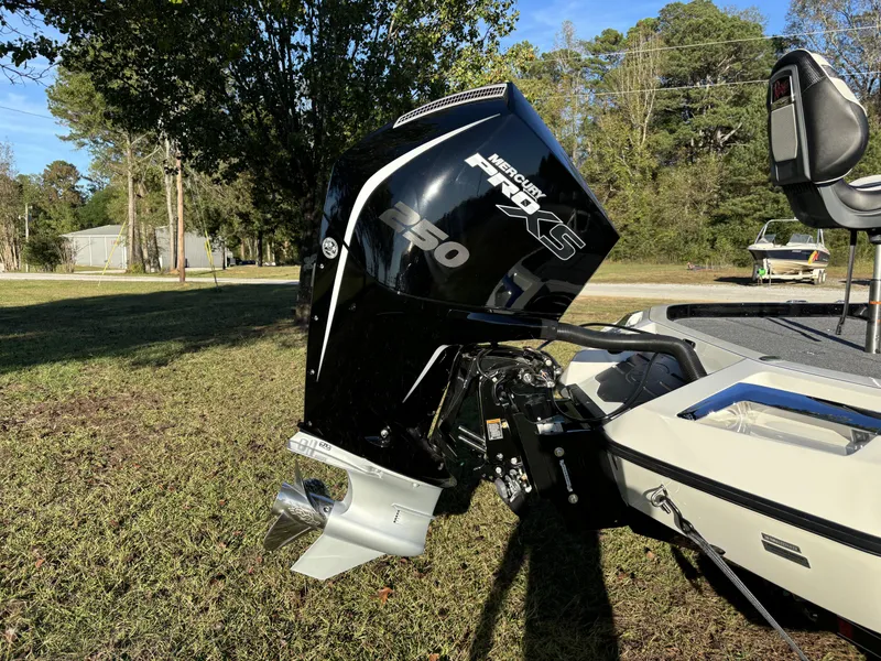 Slide: The Image of Ranger Z520RC 2025 - 11